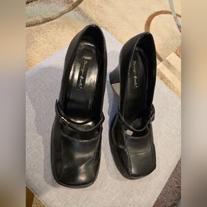 Women's Black Slip-On Block Heel Shoes Size 9